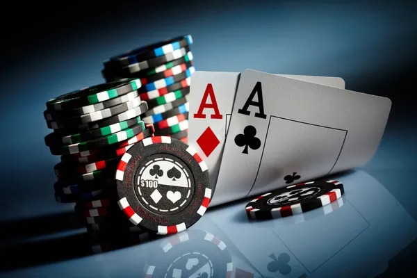 Free Bet Blackjack live dealer table on gf777 apk showing dealer, cards, and player interface